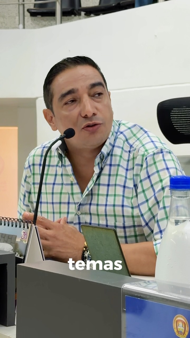 Los valores que nos unen también merecen un espacio. 🙏
Hoy, en la Asamblea de Santander, aprobamos el proyecto que propone instituir el Día Departamental de la Oración, una iniciativa que busca promover, de manera voluntaria y respetando la libertad de conciencia, espacios para la espiritualidad, la reflexión, la convivencia y el respeto.
Estoy convencido de que una sociedad se fortalece cuando encuentra momentos para escuchar, dialogar y recordar los principios que nos ayudan a construir un mejor Santander.
#santander #soyramón #oracion